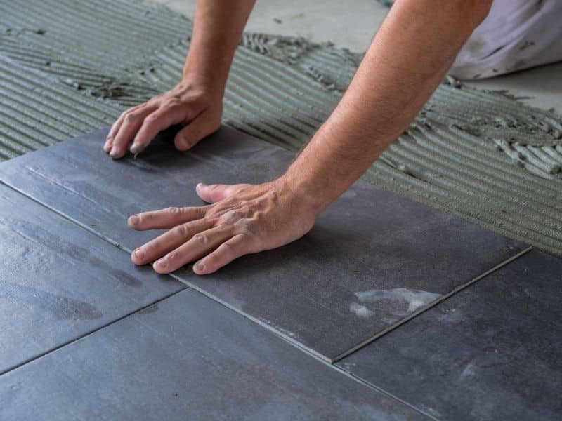 Quels sont les outils nécessaires pour la pose de carrelages ?